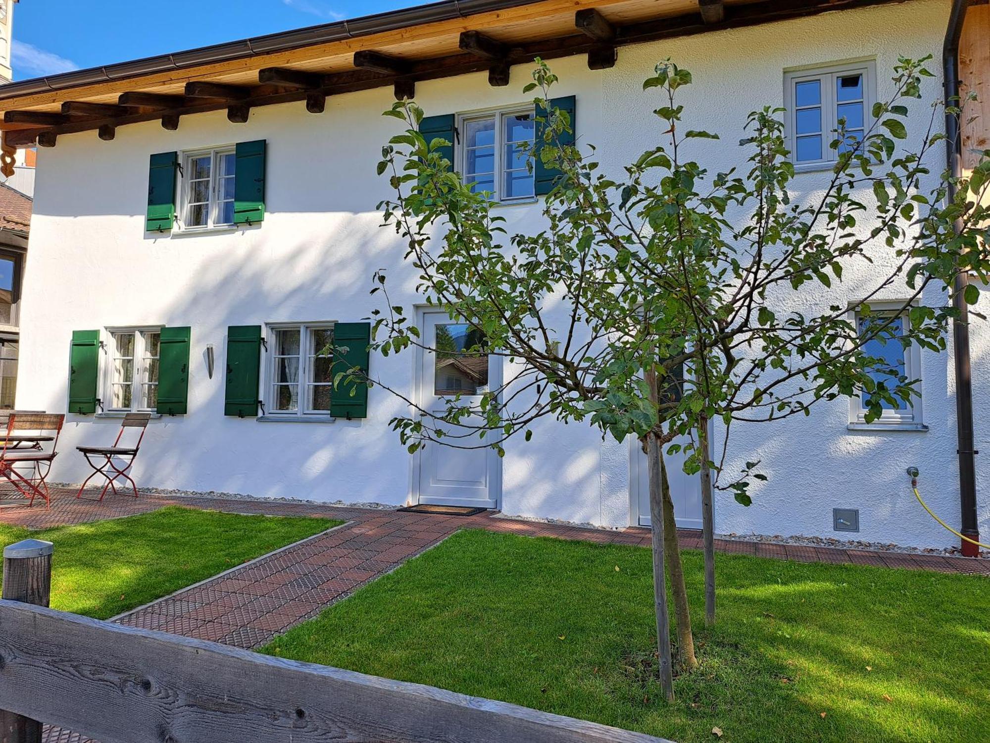 Neu! Ferienwohnungen Im Lueftlmalereck, Hennalahaus Обераммергау Экстерьер фото