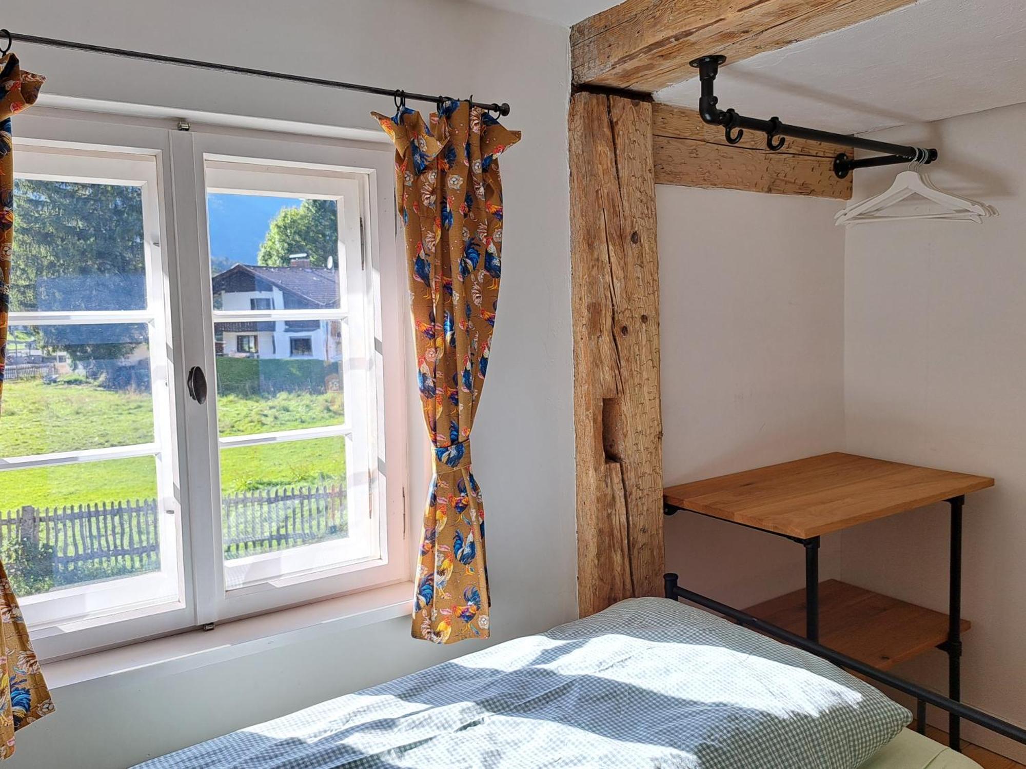 Neu! Ferienwohnungen Im Lueftlmalereck, Hennalahaus Обераммергау Экстерьер фото